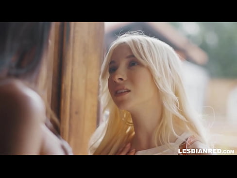 ❤️ Neska hilabete batzuk geroago etxera dator eta amaordearen puxa jaten amaitzen du Sexu bideoa gugan ❌